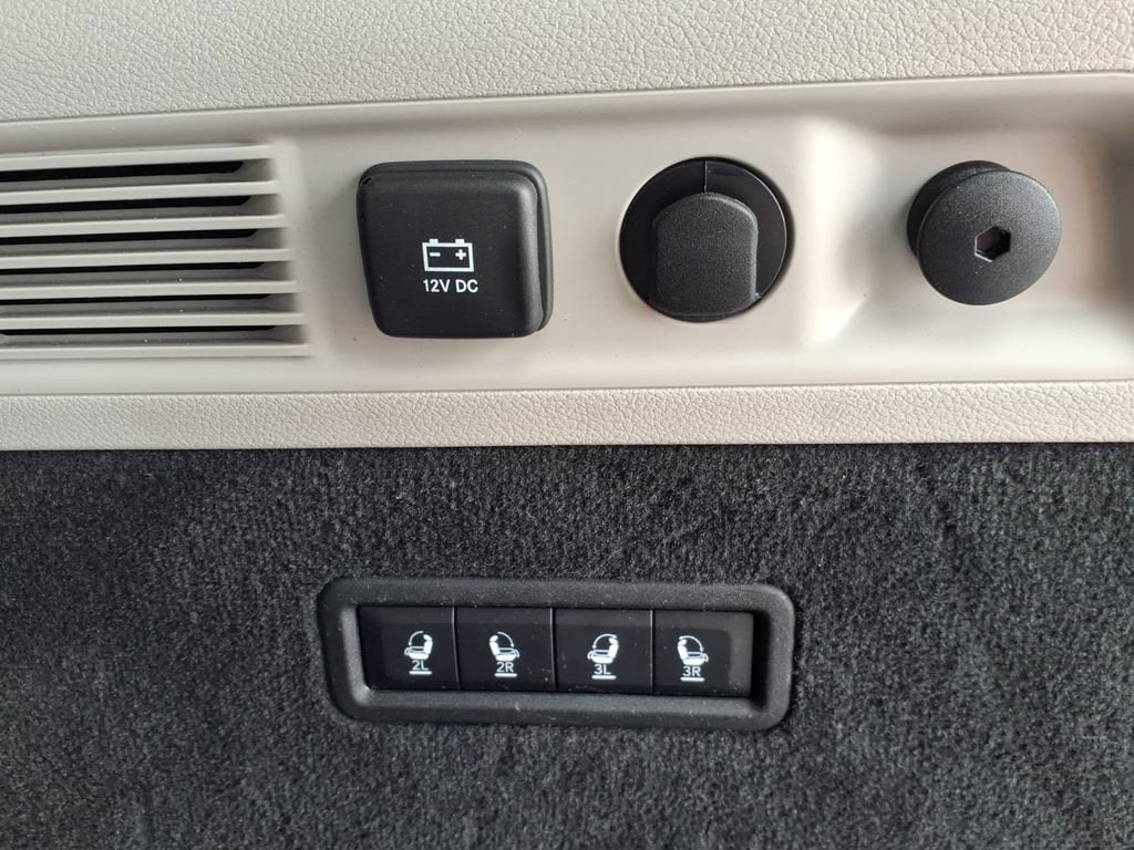 2023 Jeep Grand Wagoneer BASE