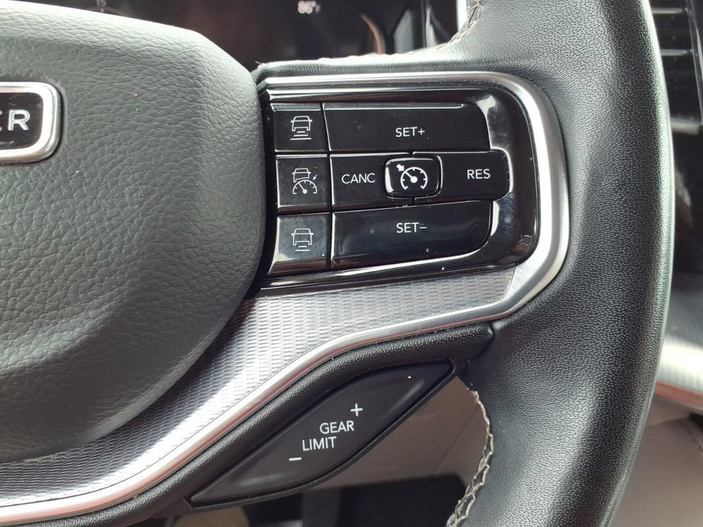 2023 Jeep Grand Wagoneer BASE