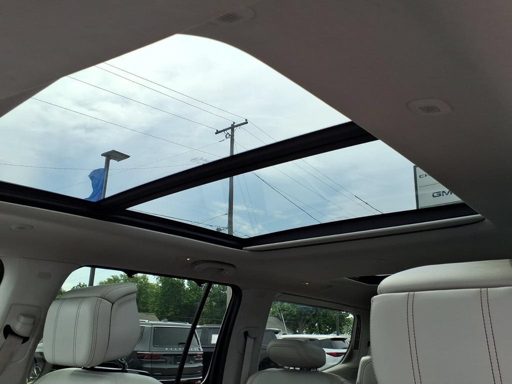 2023 Jeep Grand Wagoneer BASE