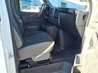 2025 Chevrolet Express Cargo WT