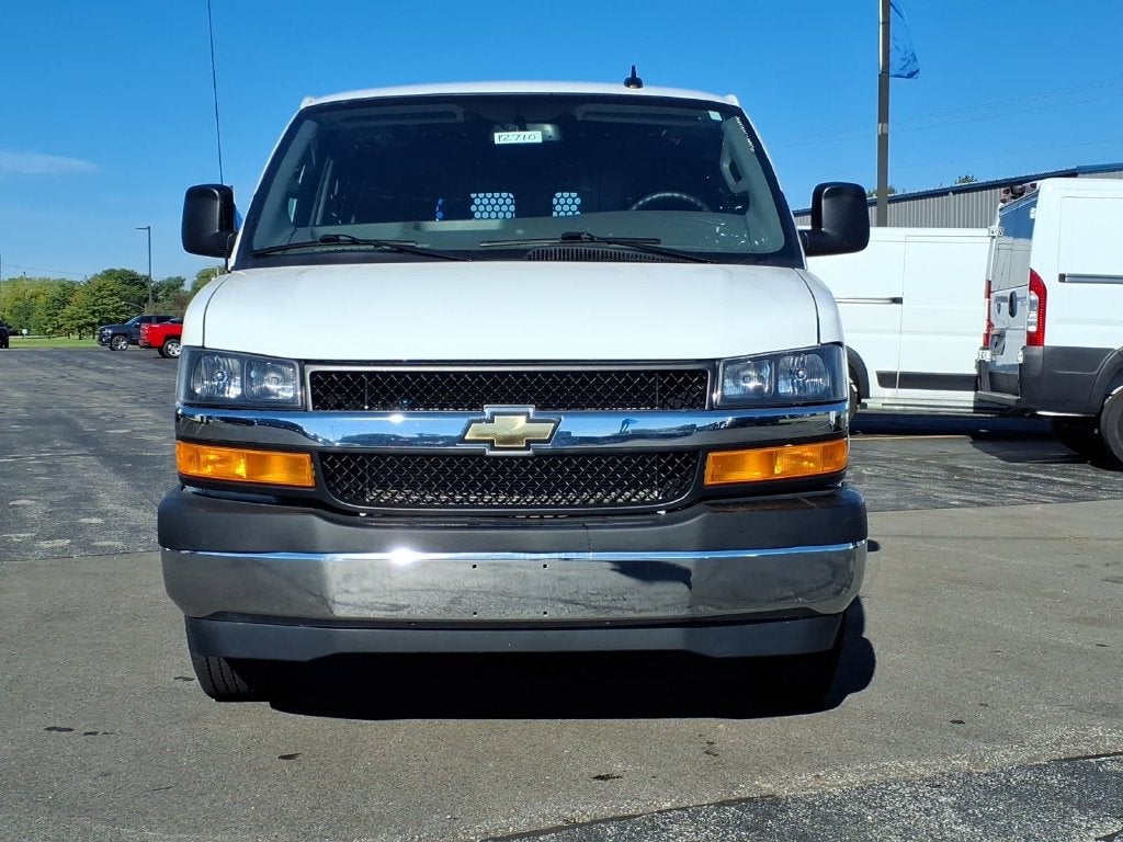 2025 Chevrolet Express Cargo WT