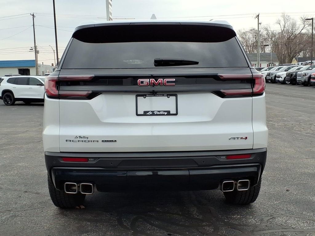 2024 GMC Acadia AT4