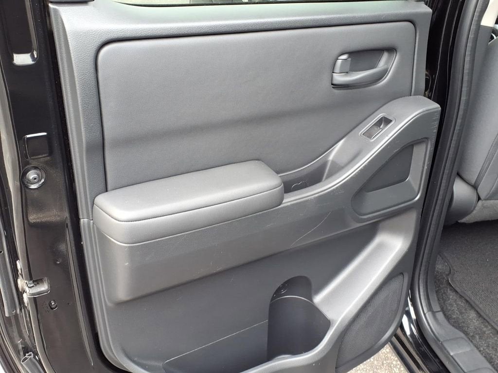 2022 Nissan Frontier S