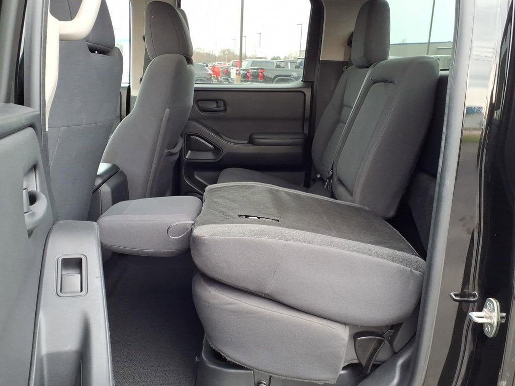 2022 Nissan Frontier S