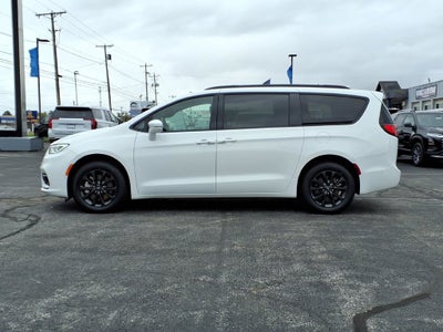 2021 Chrysler Pacifica Touring L