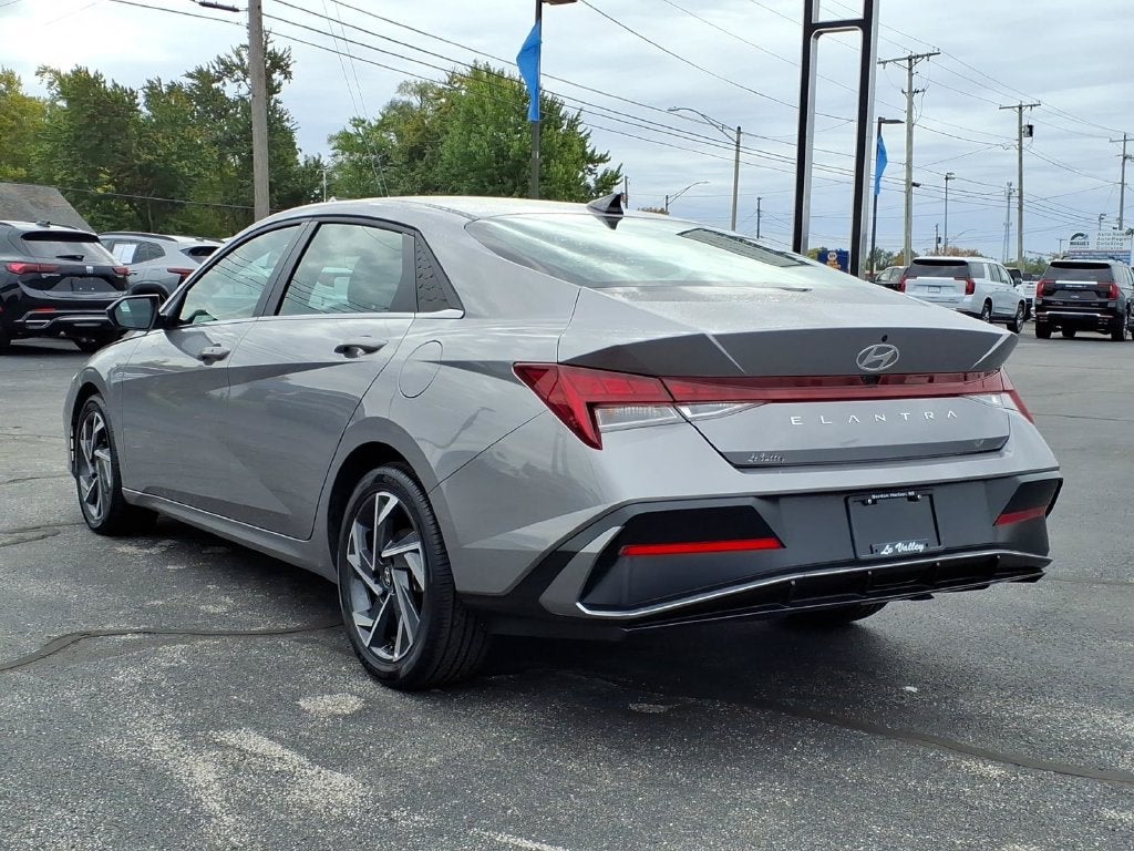 2025 Hyundai Elantra SEL Convenience