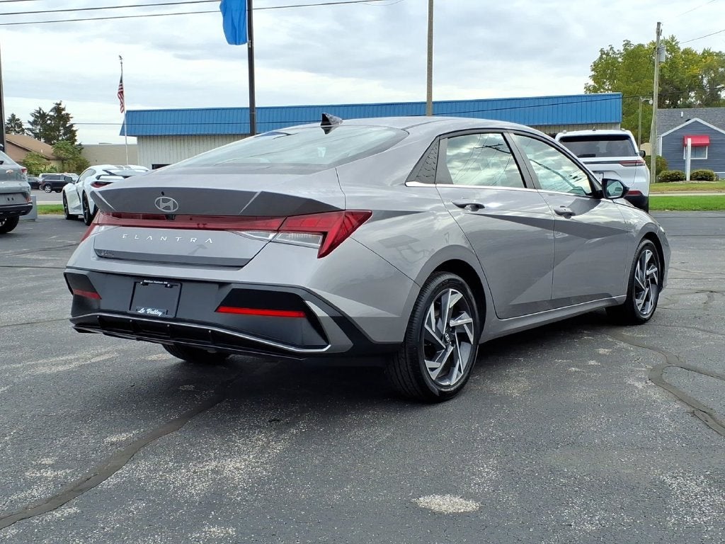 2025 Hyundai Elantra SEL Convenience